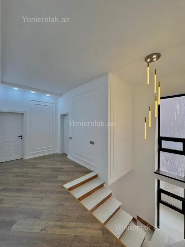 Satılır 5 otaqlı həyət evi 210 m²