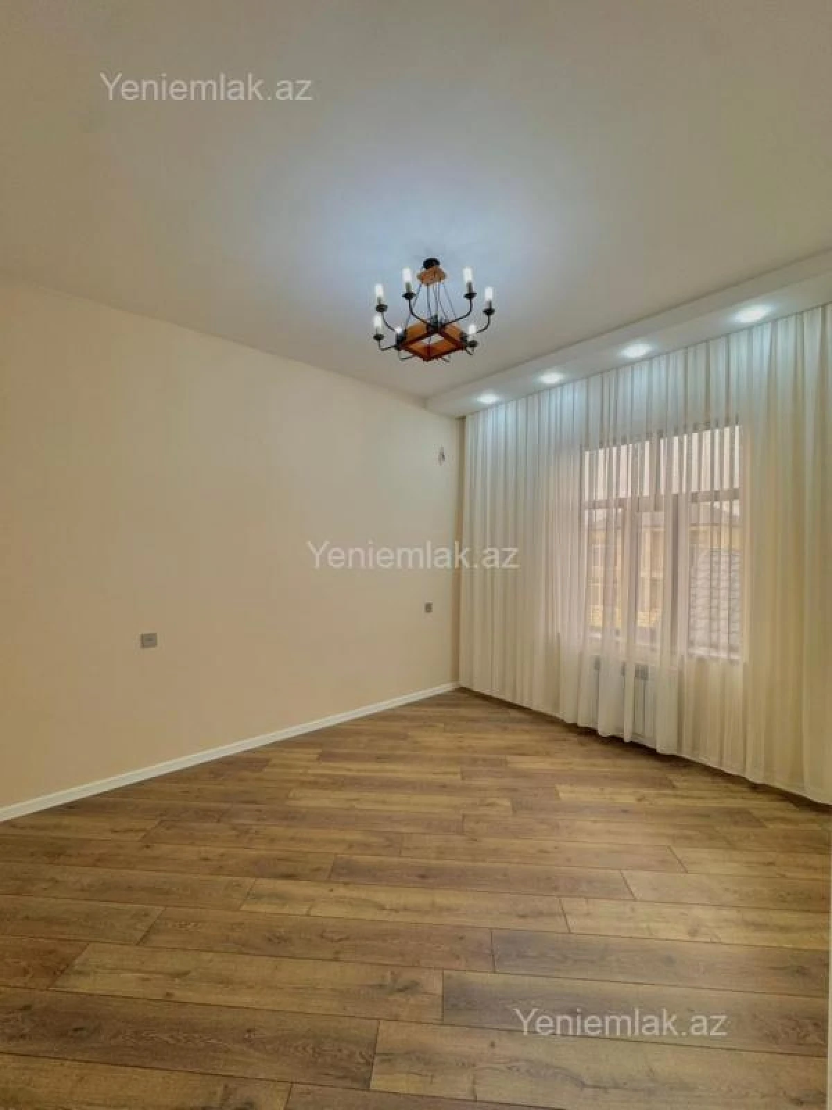 Satılır 5 otaqlı həyət evi 210 m²