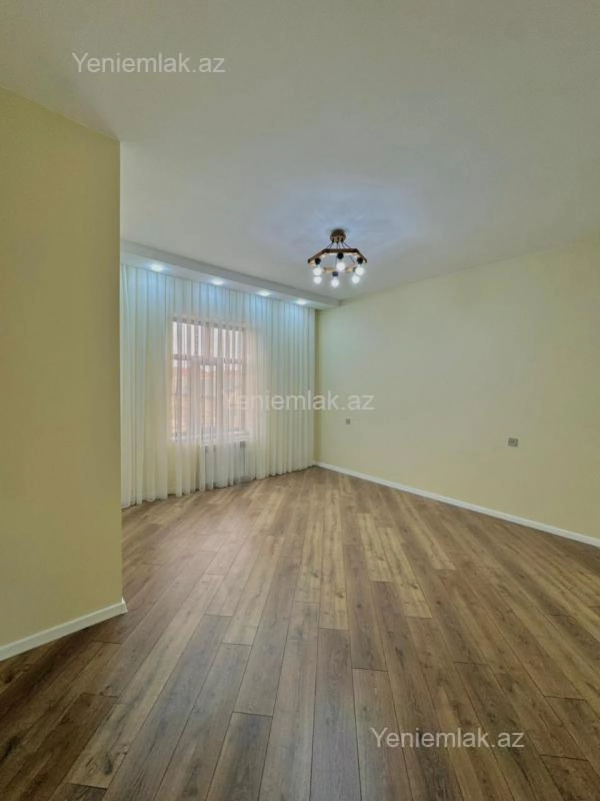 Satılır 5 otaqlı həyət evi 210 m²
