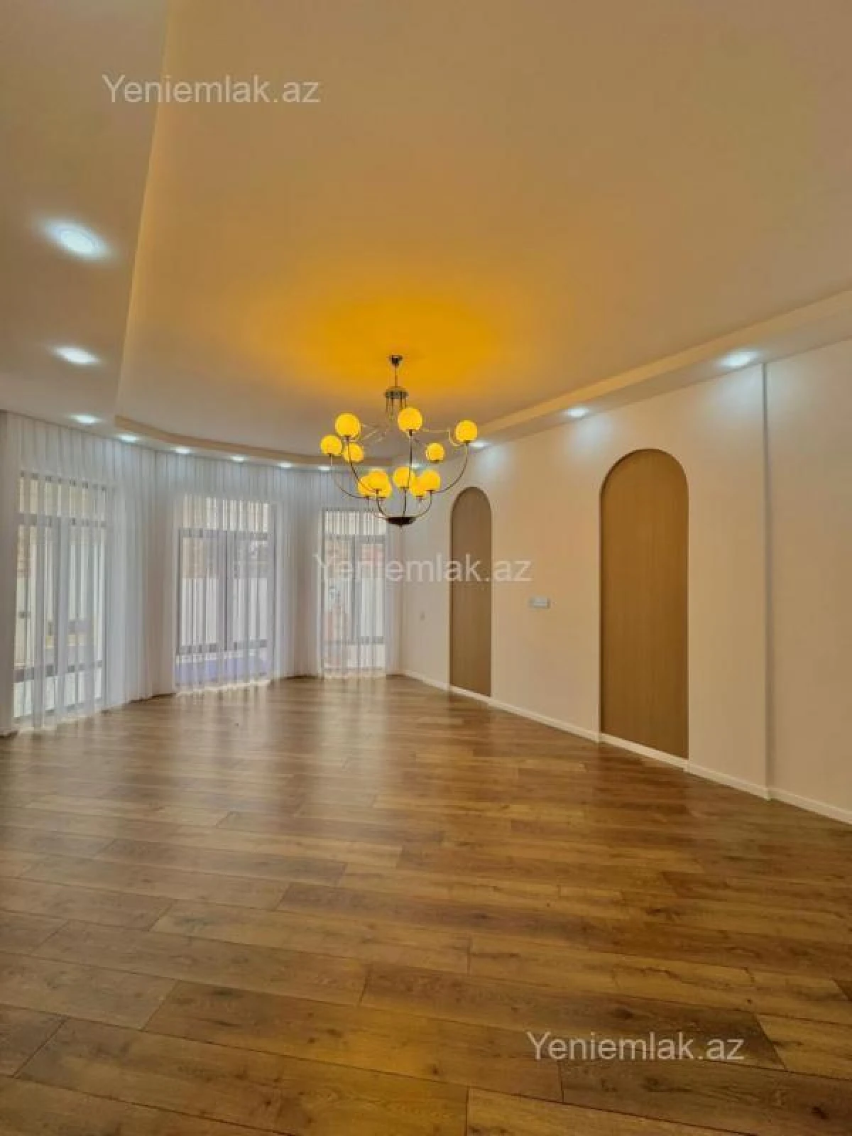 Satılır 5 otaqlı həyət evi 210 m²