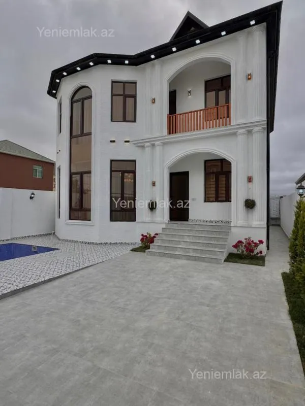 Satılır 5 otaqlı həyət evi 210 m²