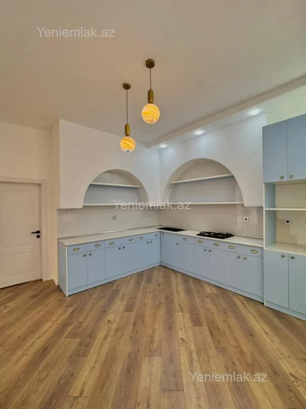 Satılır 5 otaqlı həyət evi 210 m²