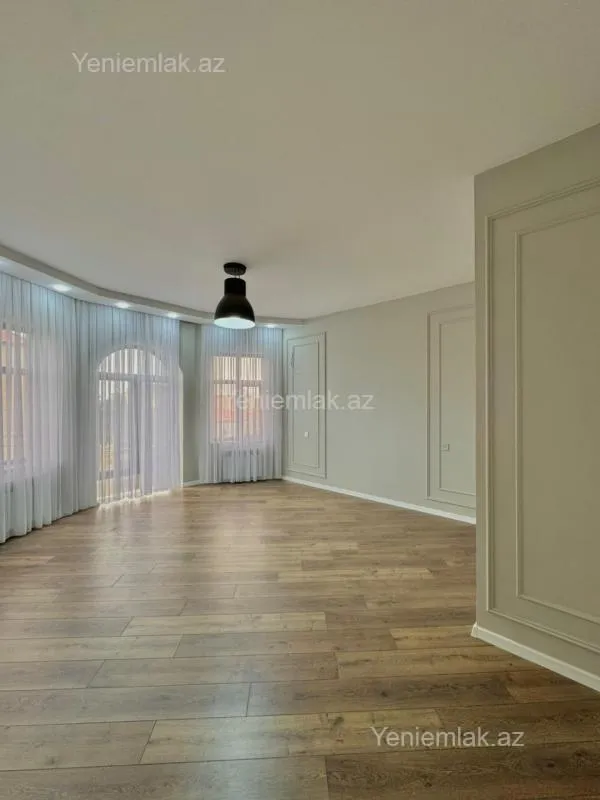 Satılır 5 otaqlı həyət evi 210 m²