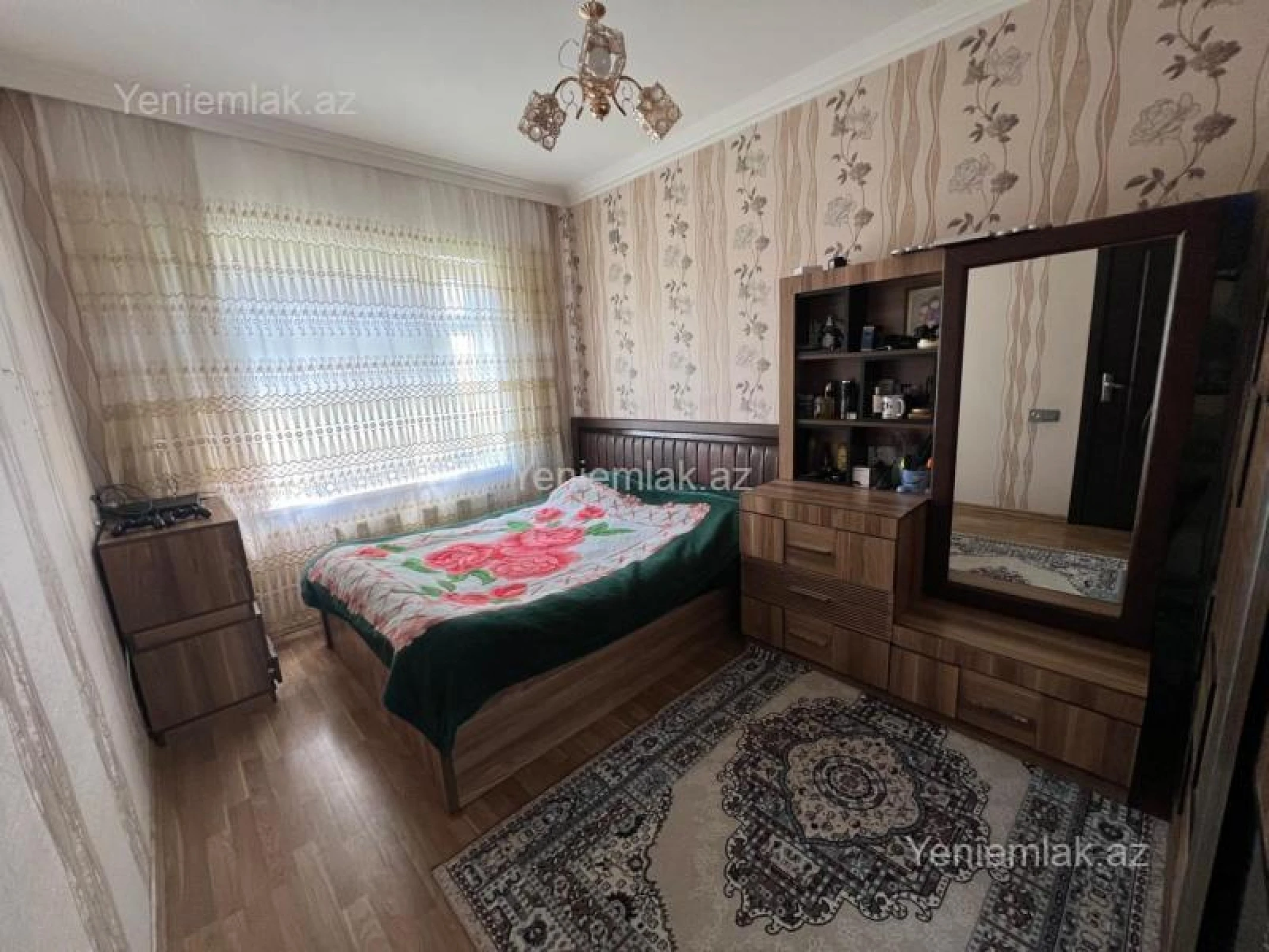 Satılır 4 otaqlı köhnə tikili 93 m²