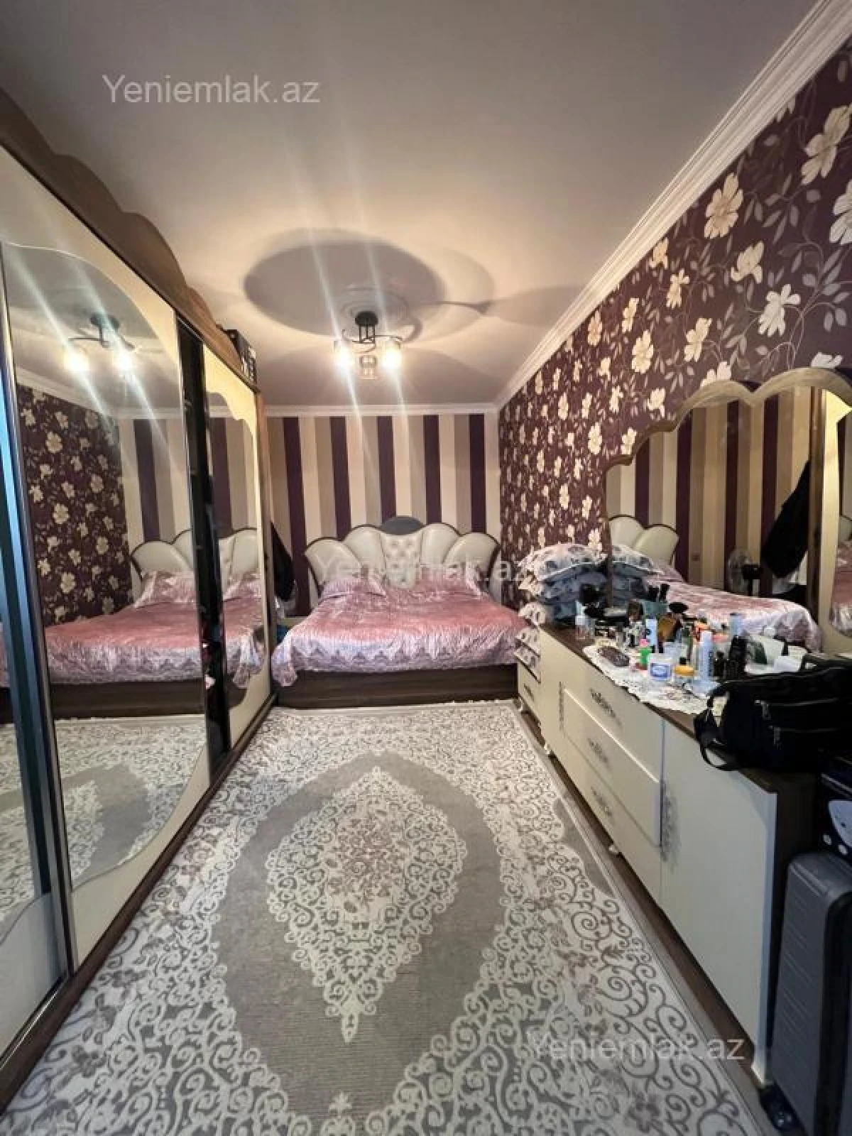 Satılır 4 otaqlı köhnə tikili 93 m²