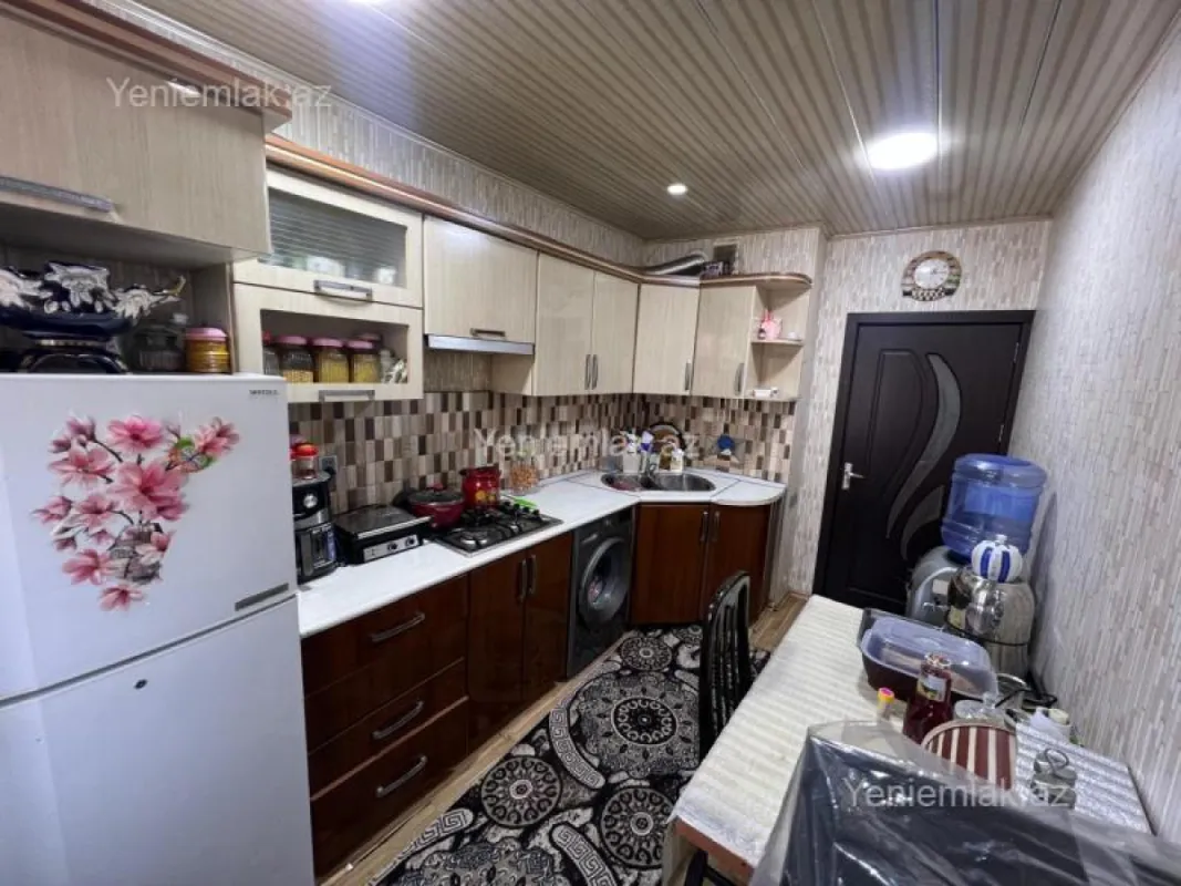Satılır 4 otaqlı köhnə tikili 93 m²