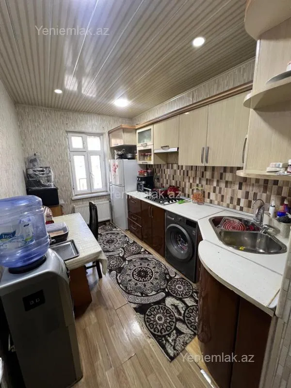Satılır 4 otaqlı köhnə tikili 93 m²