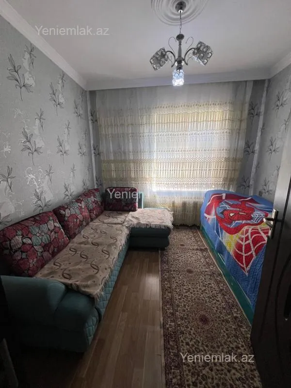 Satılır 4 otaqlı köhnə tikili 93 m²