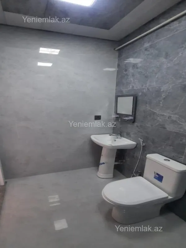 Satılır 3 otaqlı yeni tikili 72 m²