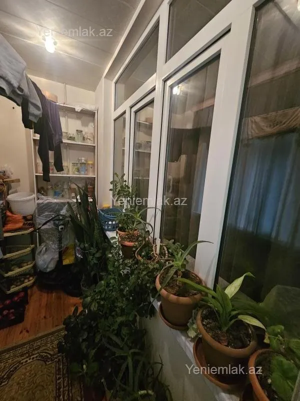 Satılır 3 otaqlı köhnə tikili 72 m²
