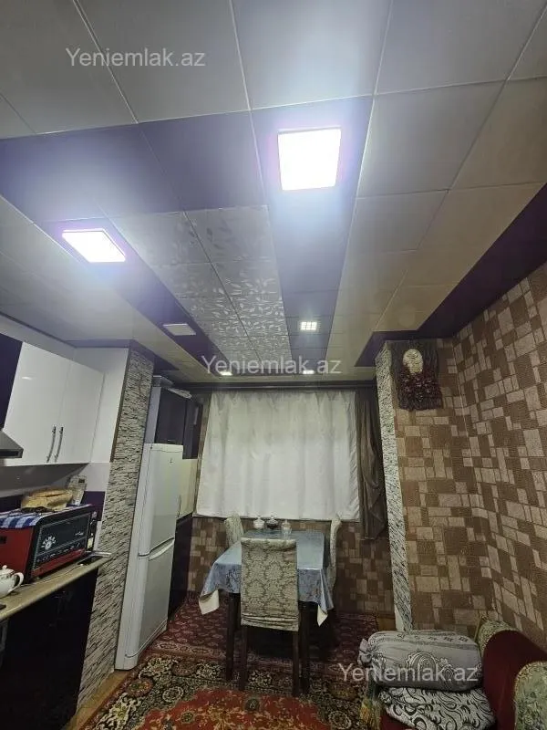 Satılır 3 otaqlı köhnə tikili 72 m²