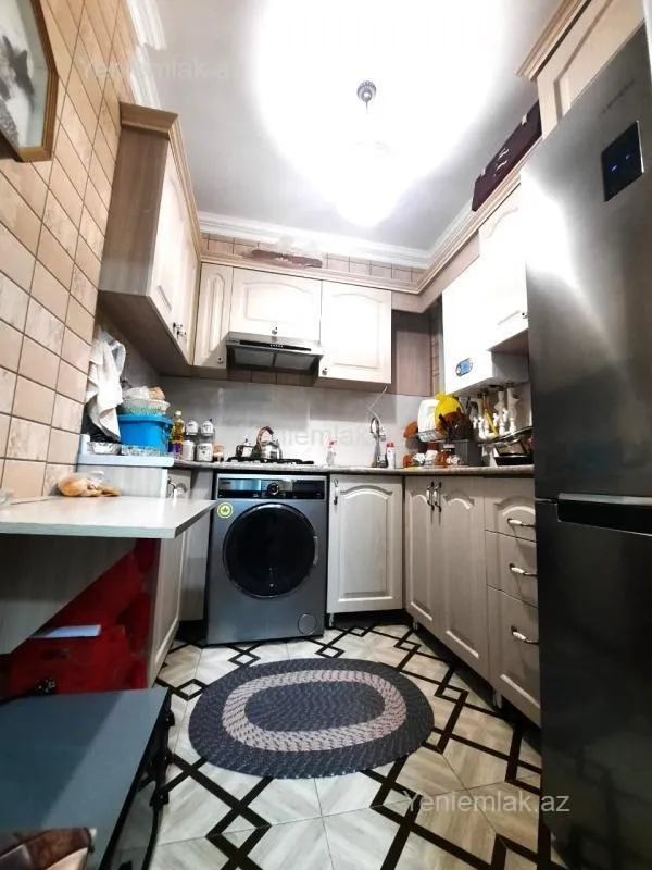 Satılır 2 otaqlı köhnə tikili 70 m²
