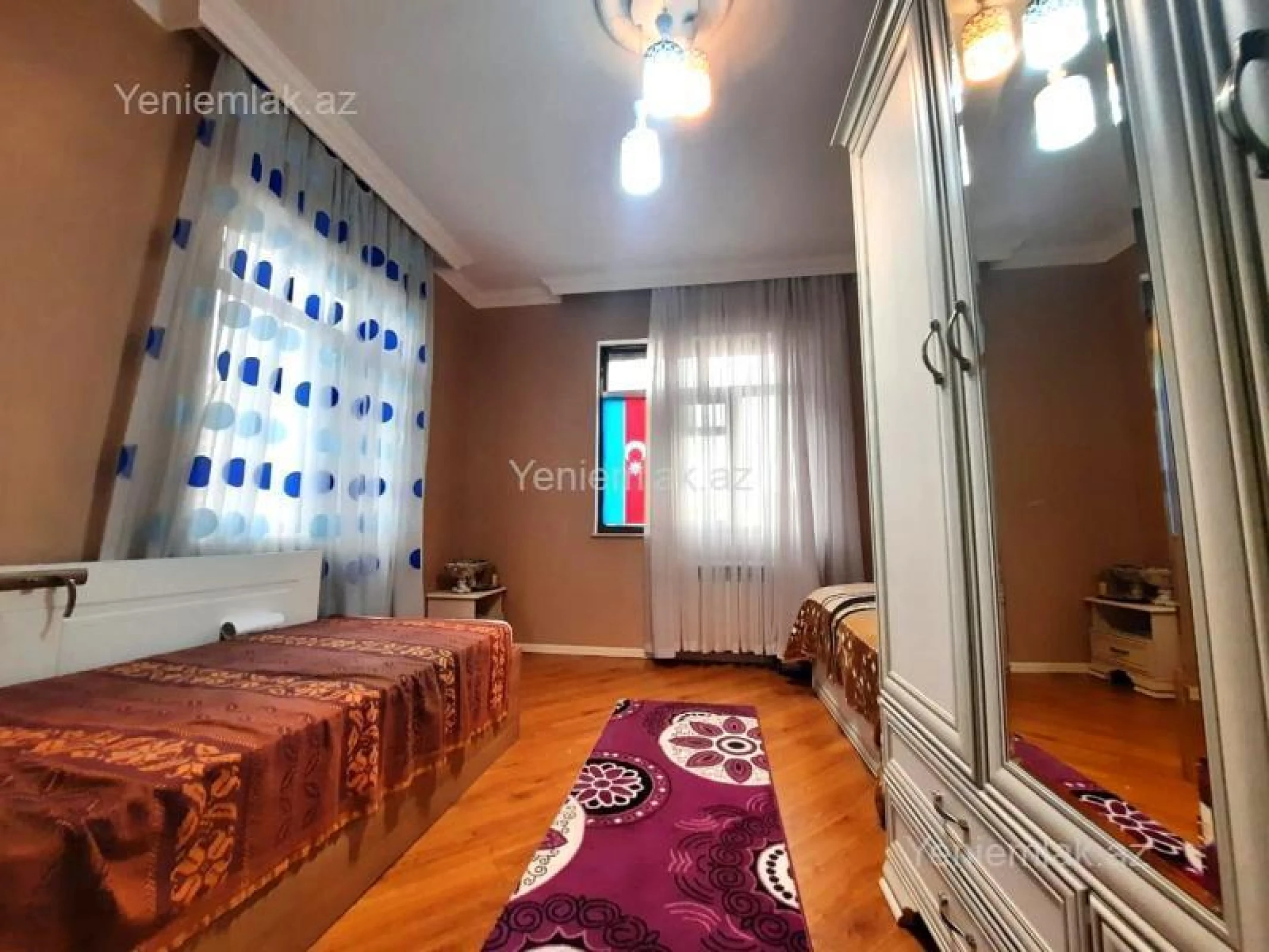 Satılır 2 otaqlı köhnə tikili 70 m²