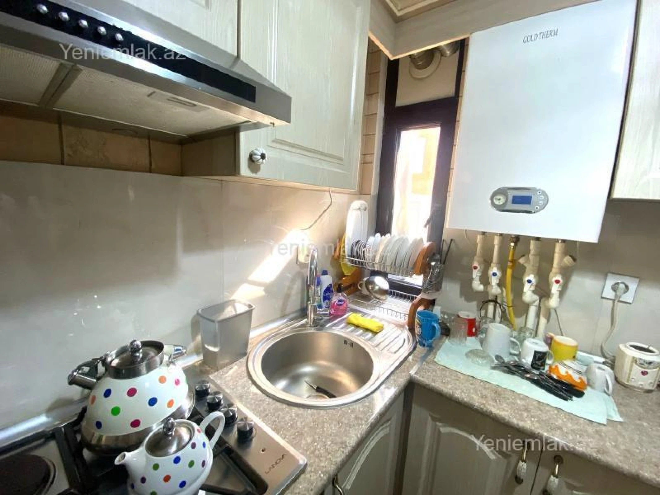 Satılır 2 otaqlı köhnə tikili 70 m²