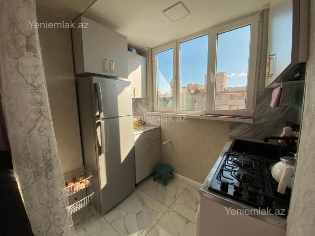 Satılır 2 otaqlı köhnə tikili 50 m²