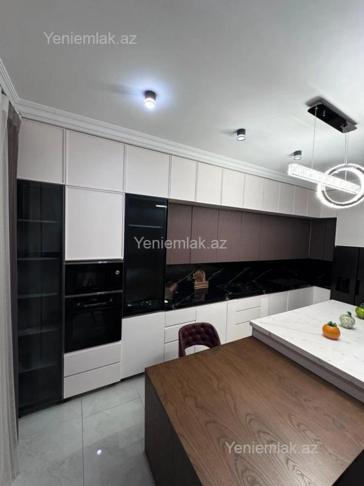 Satılır 3 otaqlı yeni tikili 165 m²