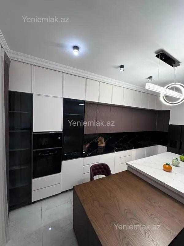 Satılır 3 otaqlı yeni tikili 165 m²