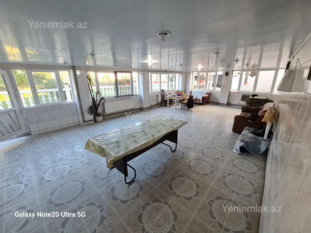 Satılır 7 otaqlı həyət evi 500 m²
