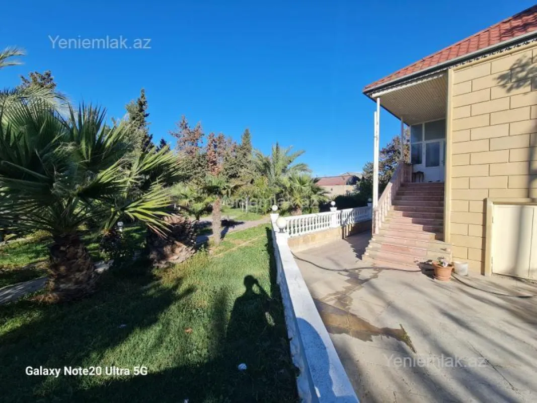 Satılır 7 otaqlı həyət evi 500 m²