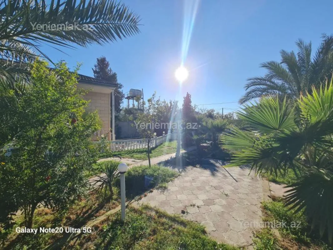 Satılır 7 otaqlı həyət evi 500 m²