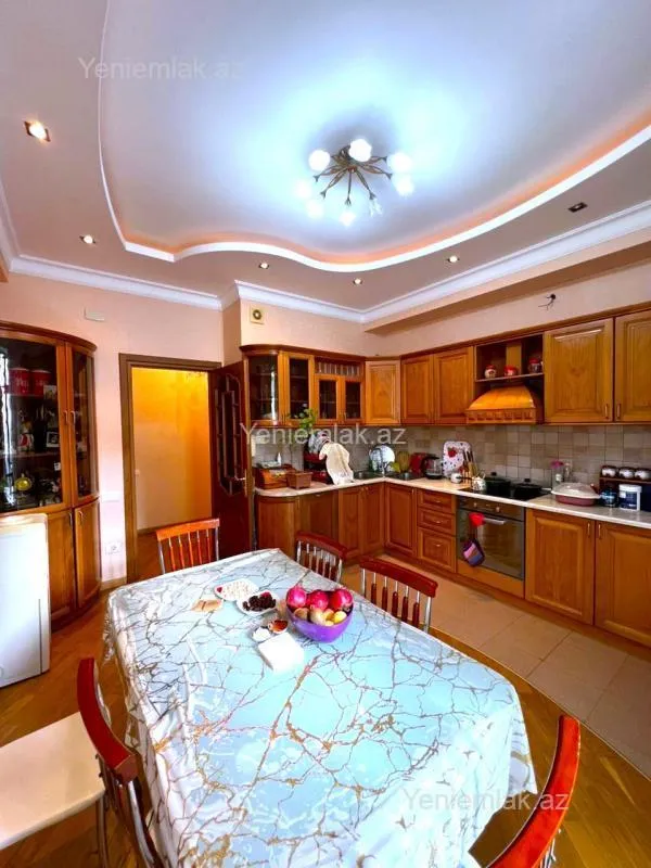 Satılır 3 otaqlı yeni tikili 170 m²