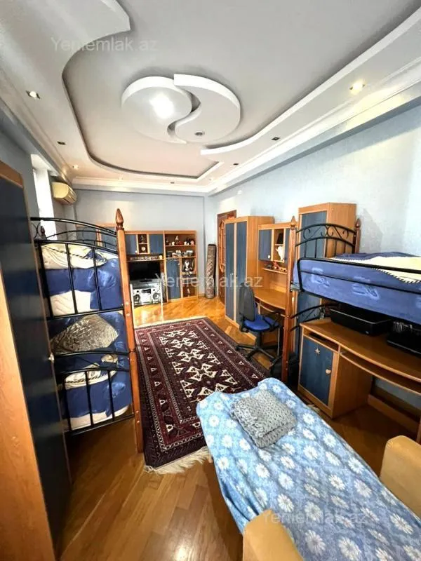 Satılır 3 otaqlı yeni tikili 170 m²