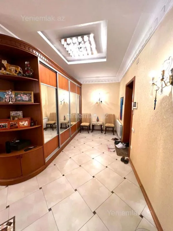 Satılır 3 otaqlı yeni tikili 170 m²