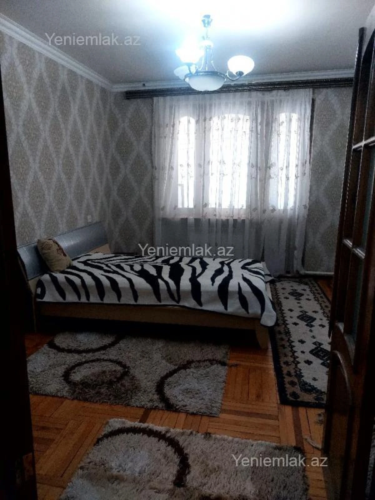 Satılır 4 otaqlı köhnə tikili 85 m²