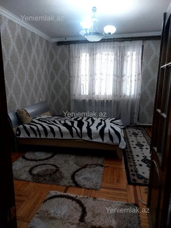 Satılır 4 otaqlı köhnə tikili 85 m²