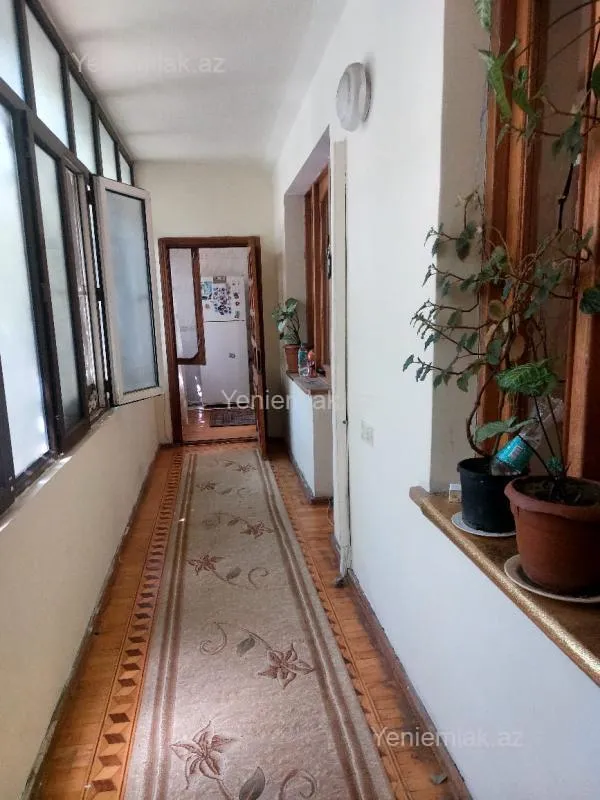 Satılır 4 otaqlı köhnə tikili 85 m²