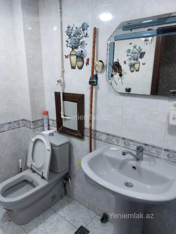 Satılır 4 otaqlı köhnə tikili 85 m²
