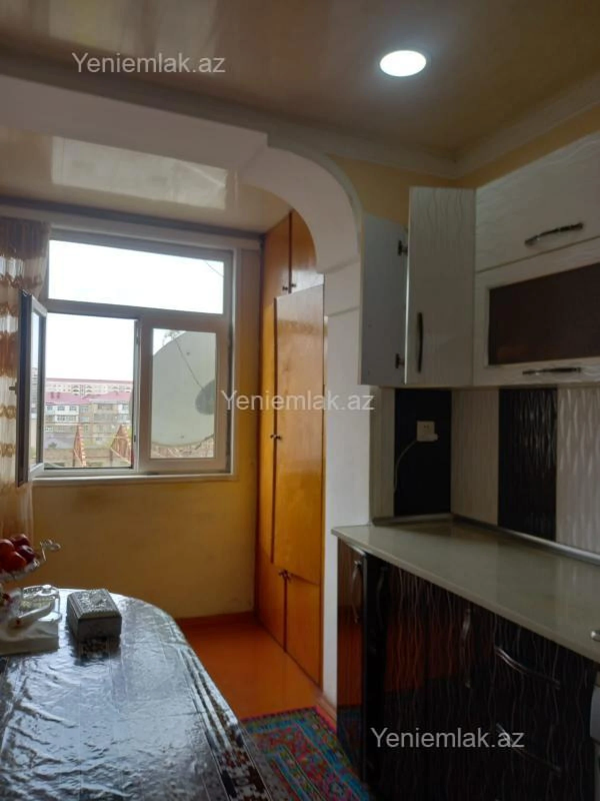 Satılır 3 otaqlı köhnə tikili 72 m²