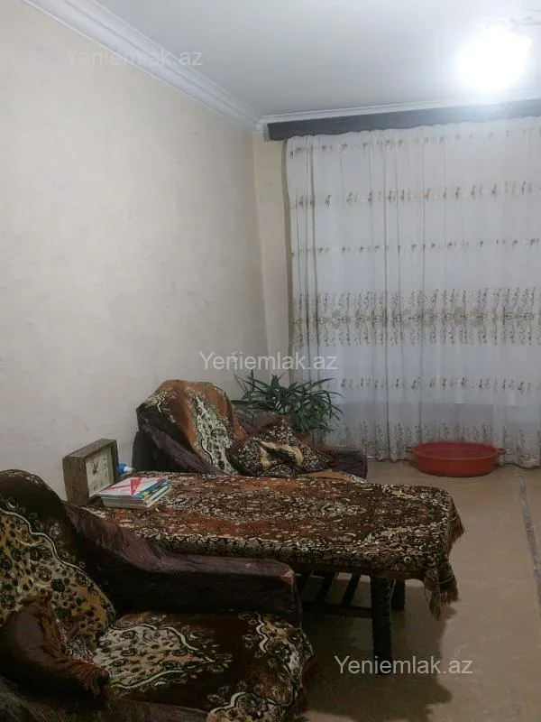Satılır 5 otaqlı köhnə tikili 130 m²