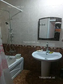 Satılır 5 otaqlı köhnə tikili 130 m²