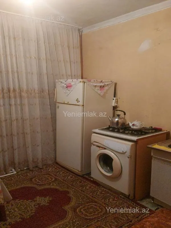 Satılır 5 otaqlı köhnə tikili 130 m²