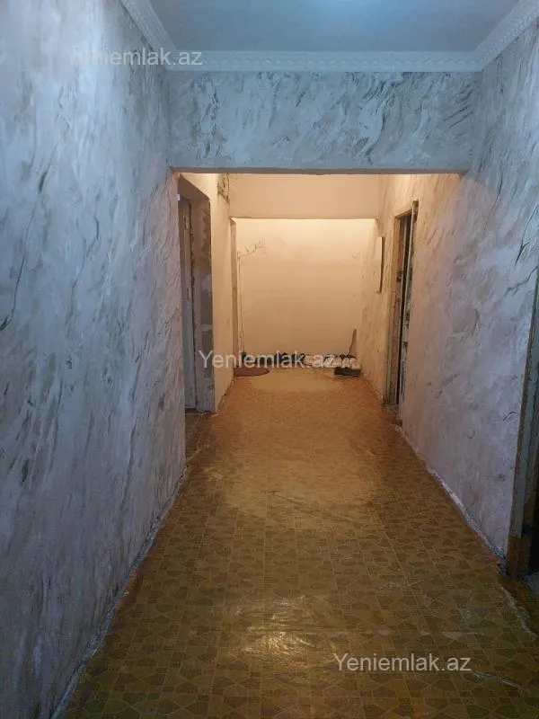 Satılır 5 otaqlı köhnə tikili 130 m²