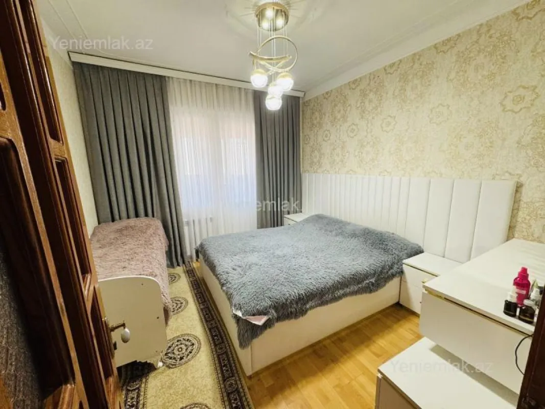 Satılır 3 otaqlı köhnə tikili 80 m²