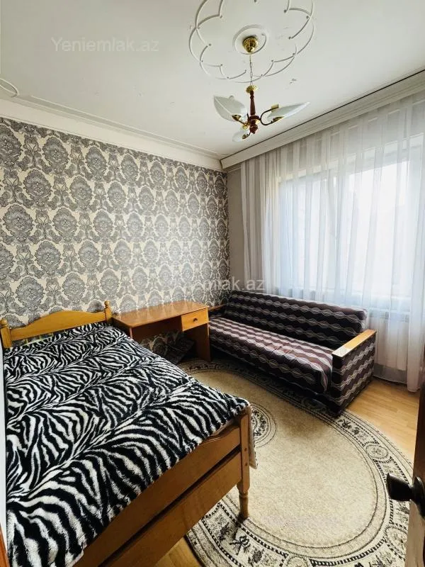 Satılır 3 otaqlı köhnə tikili 80 m²