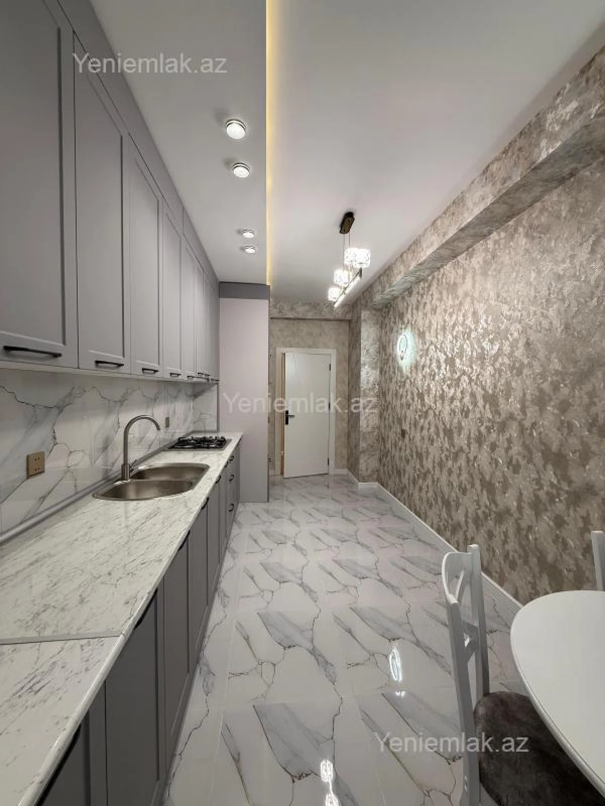Satılır 2 otaqlı yeni tikili 90 m²