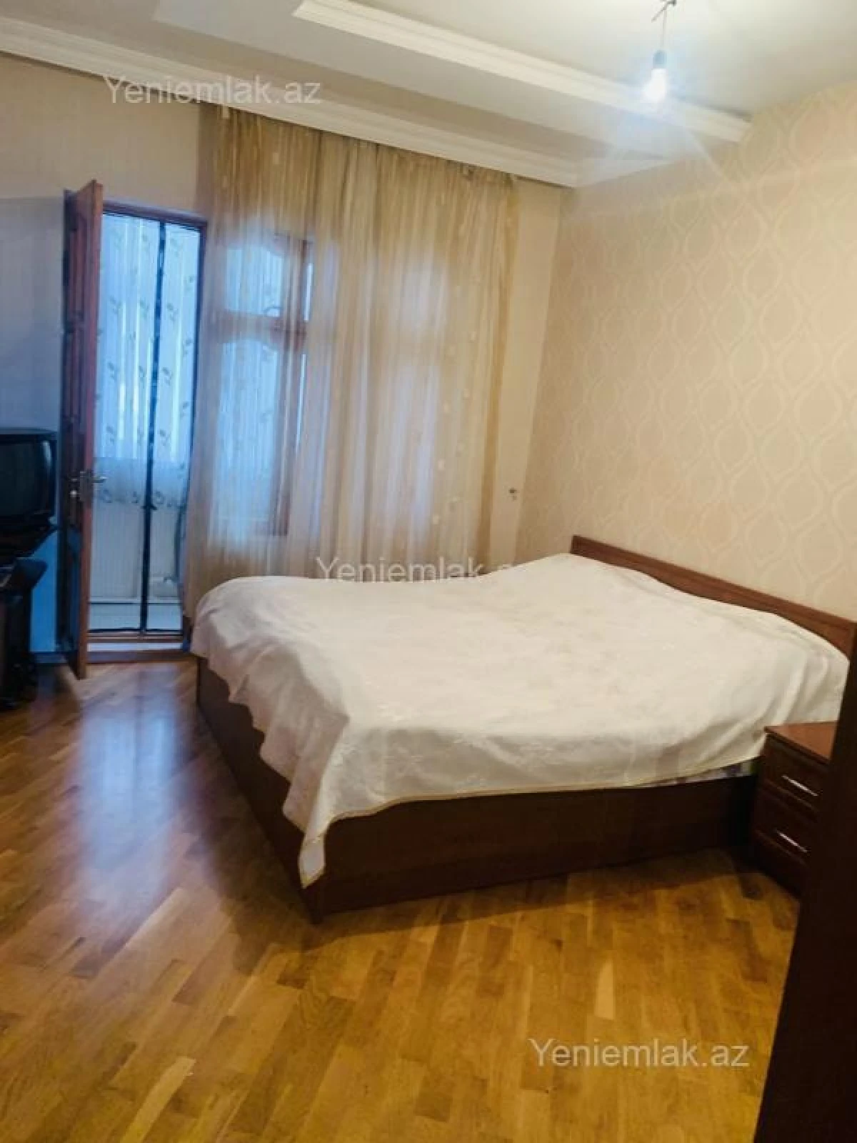 Satılır 4 otaqlı köhnə tikili 120 m²