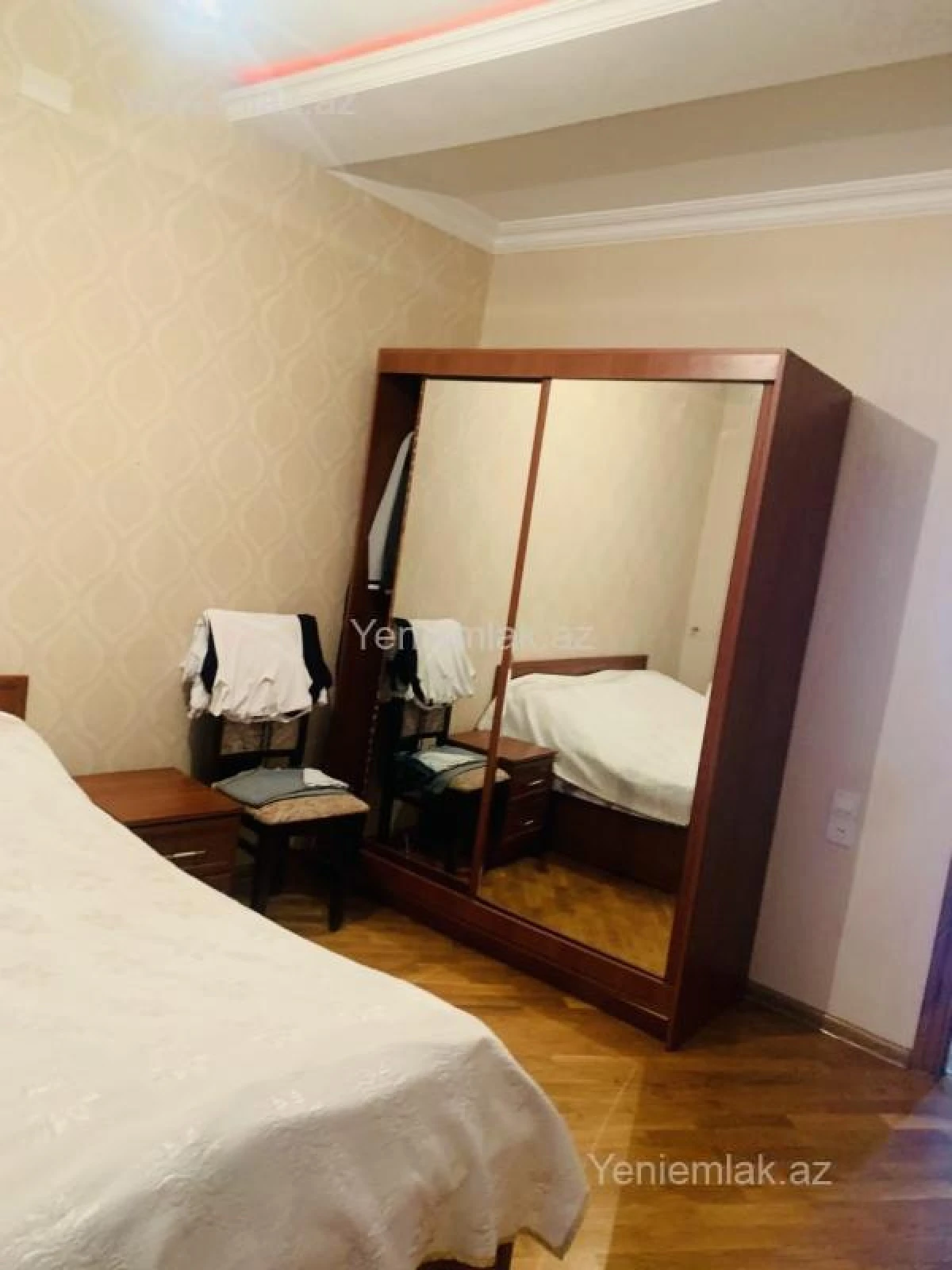 Satılır 4 otaqlı köhnə tikili 120 m²