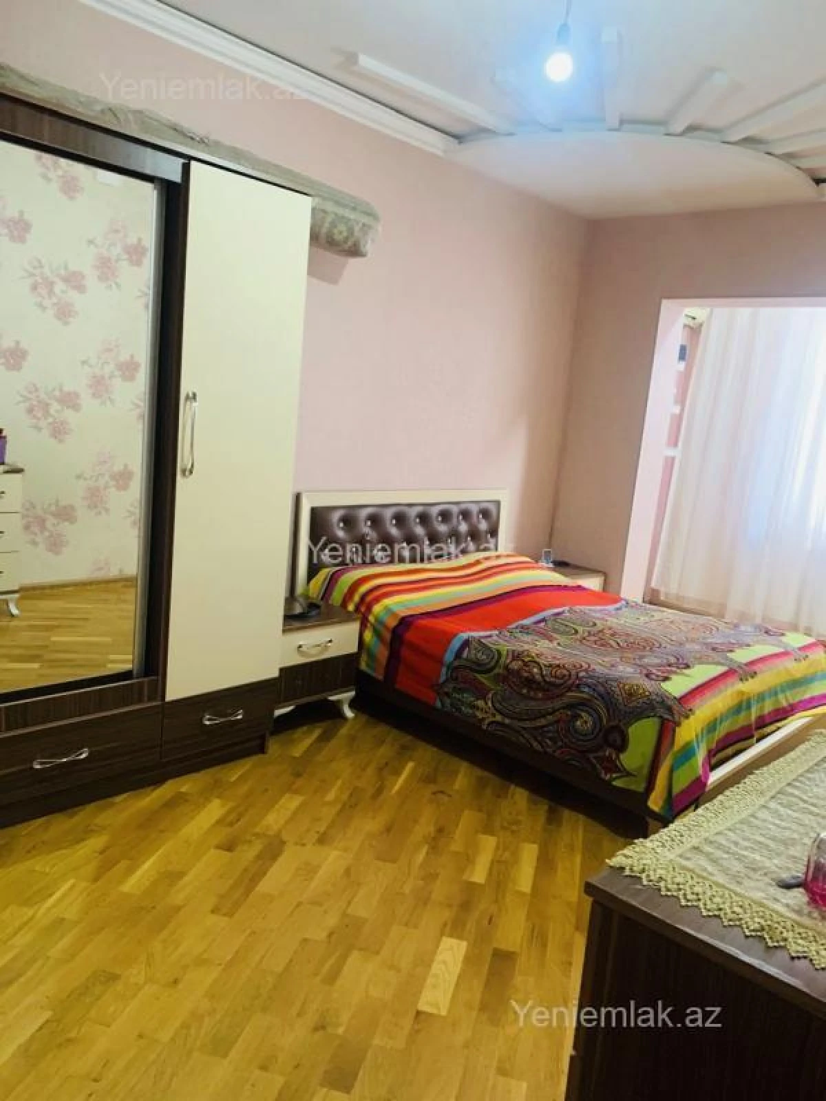 Satılır 4 otaqlı köhnə tikili 120 m²