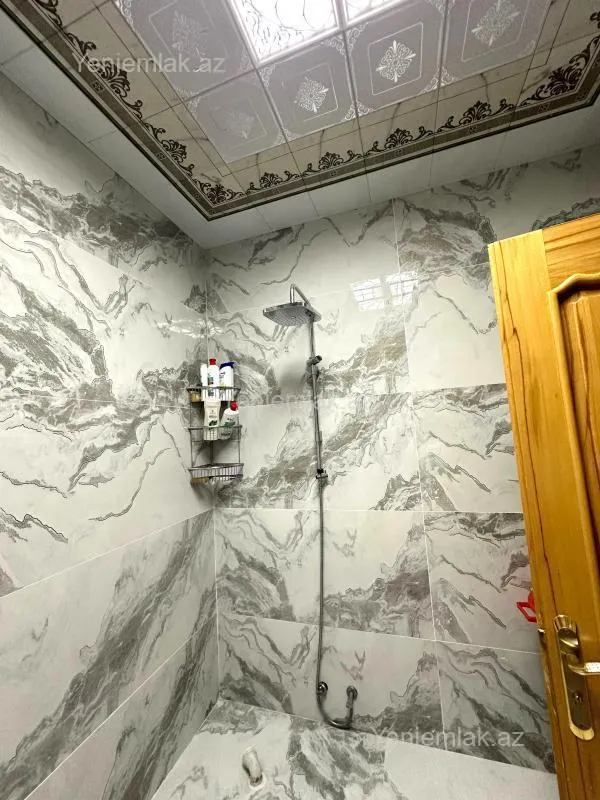 Satılır 4 otaqlı yeni tikili 140 m²