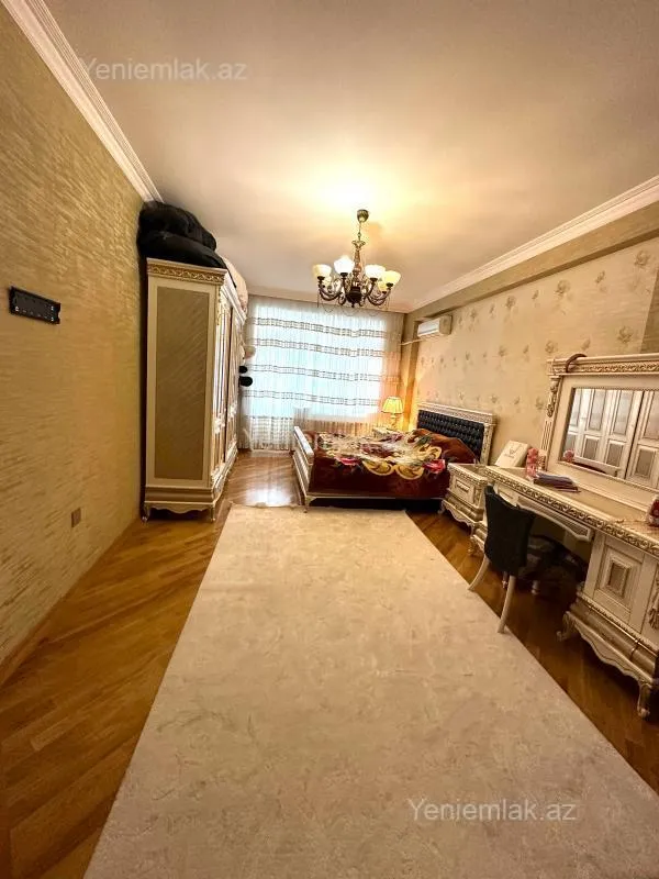 Satılır 4 otaqlı yeni tikili 140 m²
