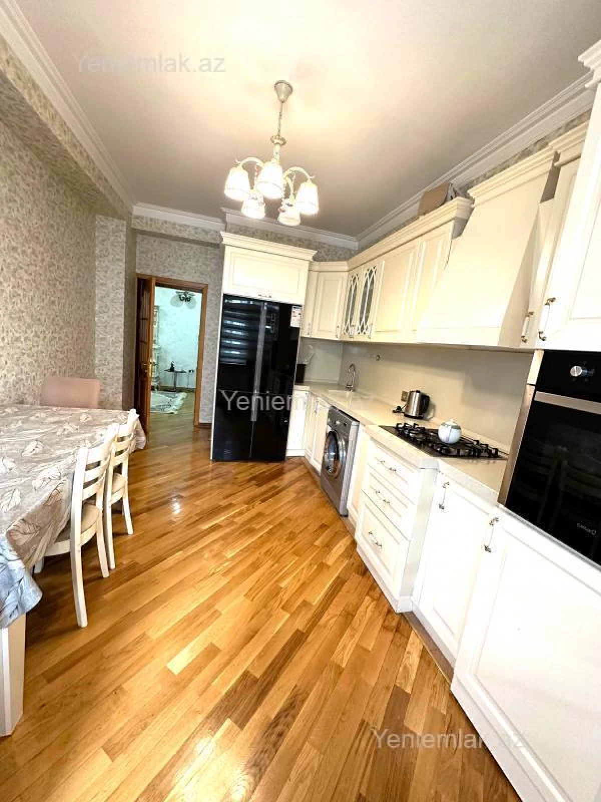 Satılır 4 otaqlı yeni tikili 140 m²