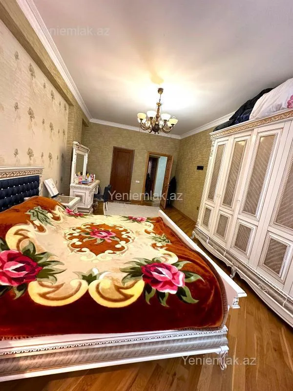 Satılır 4 otaqlı yeni tikili 140 m²