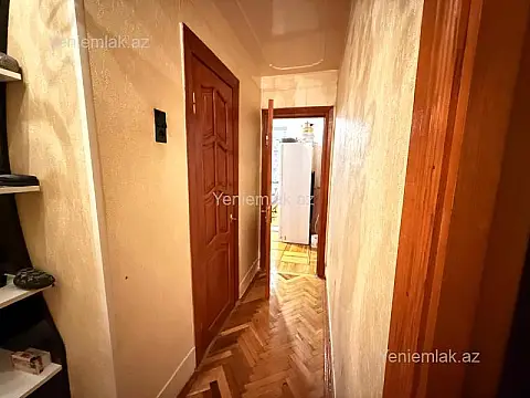 Satılır 2 otaqlı köhnə tikili 70 m²