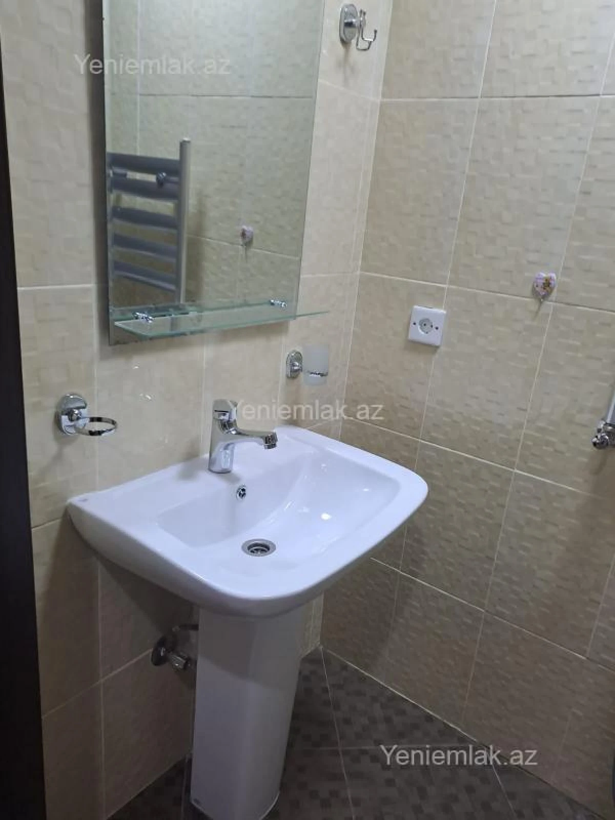 Satılır 3 otaqlı yeni tikili 140 m²