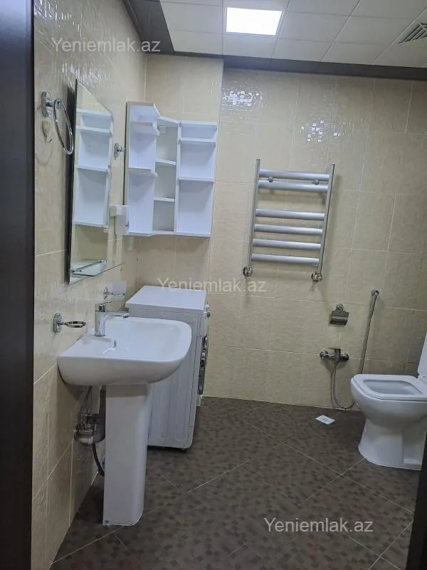 Satılır 3 otaqlı yeni tikili 140 m²