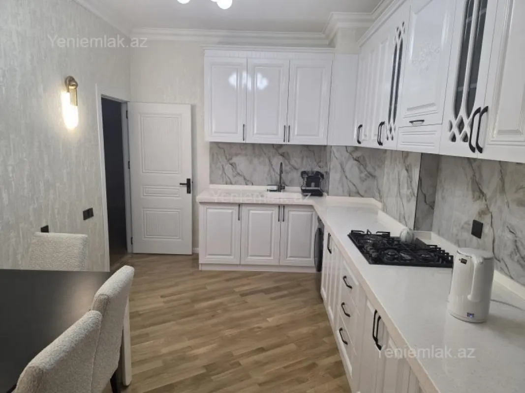 Satılır 3 otaqlı yeni tikili 125 m²